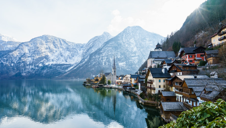 El reflejo de los Alpes Austríacos en el lago Hallstätter See