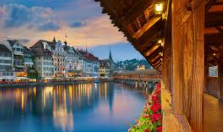 Lucerna y el Puente de la Capilla al atardecer